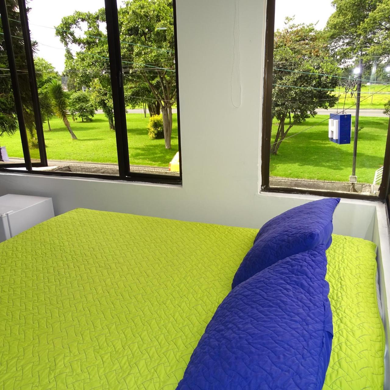 Violeta Park Hostel Bogota Luaran gambar