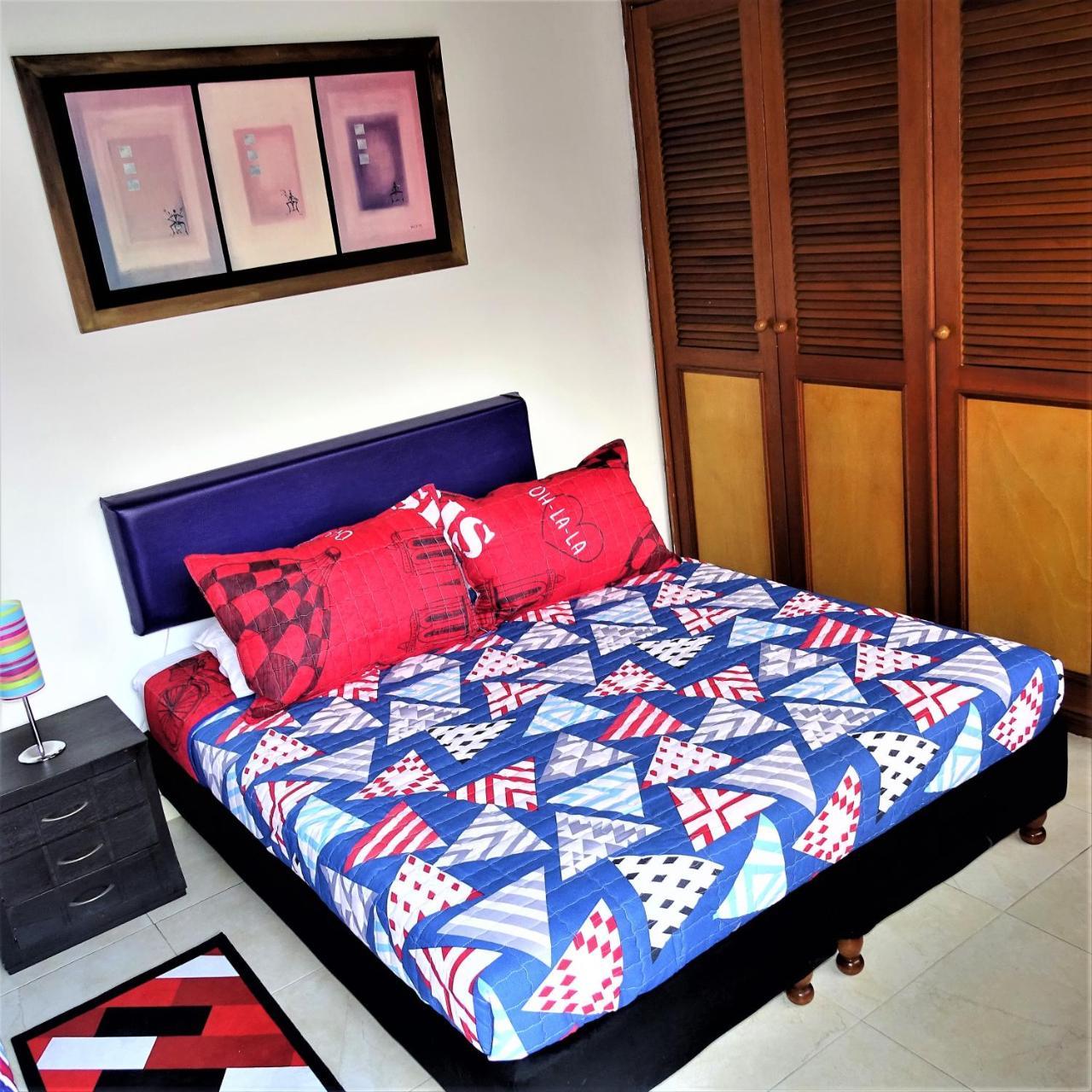 Violeta Park Hostel Bogota Luaran gambar