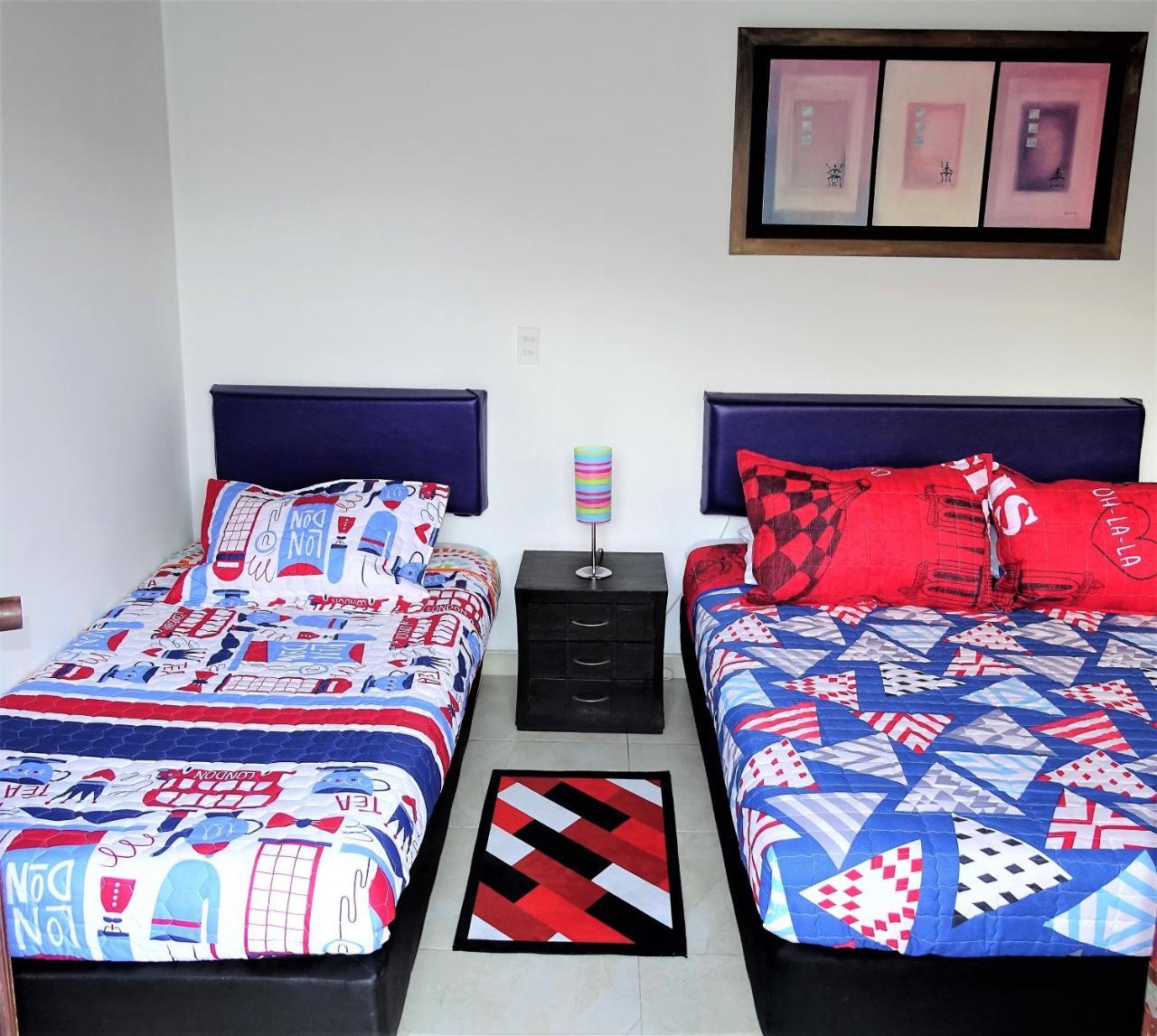 Violeta Park Hostel Bogota Luaran gambar
