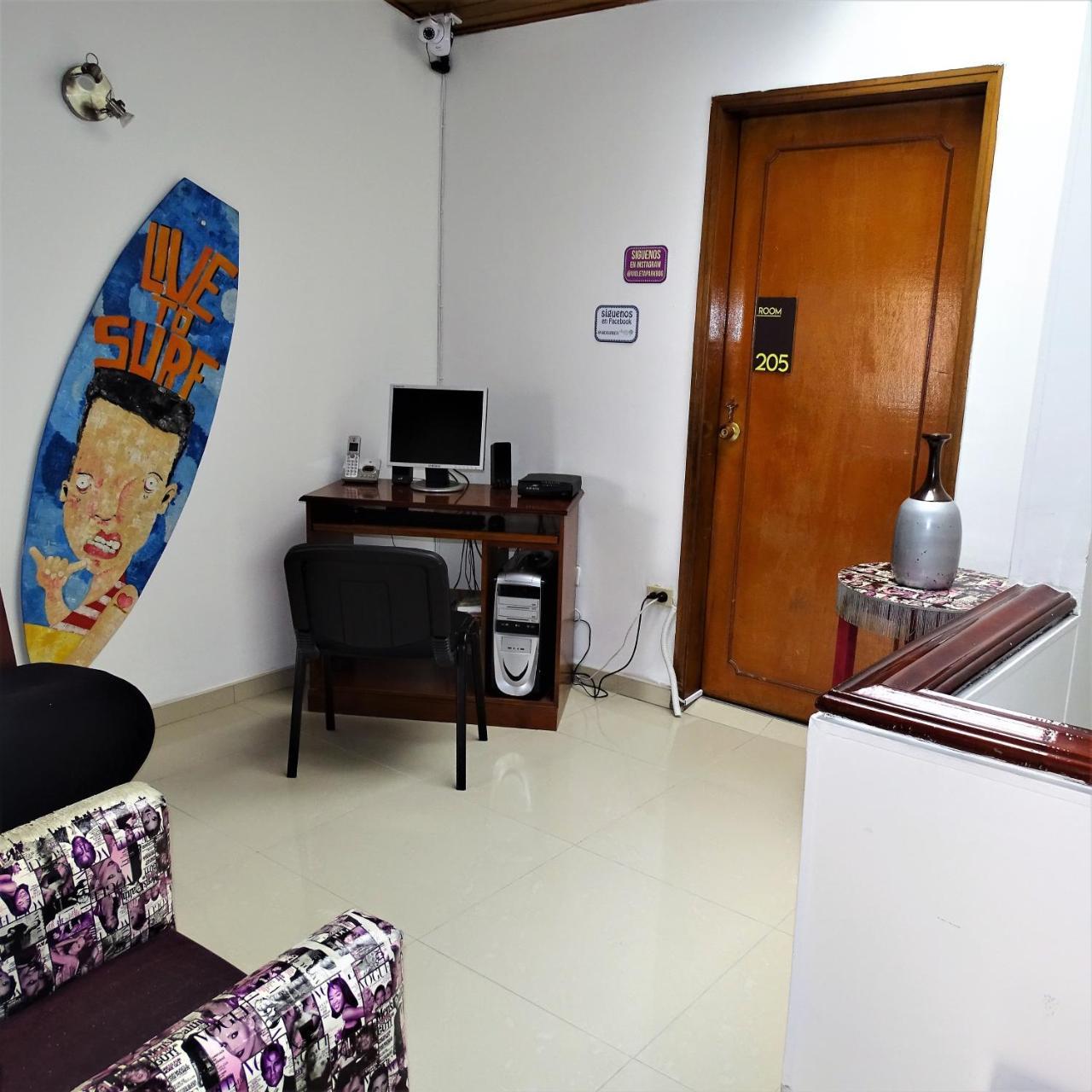 Violeta Park Hostel Bogota Luaran gambar