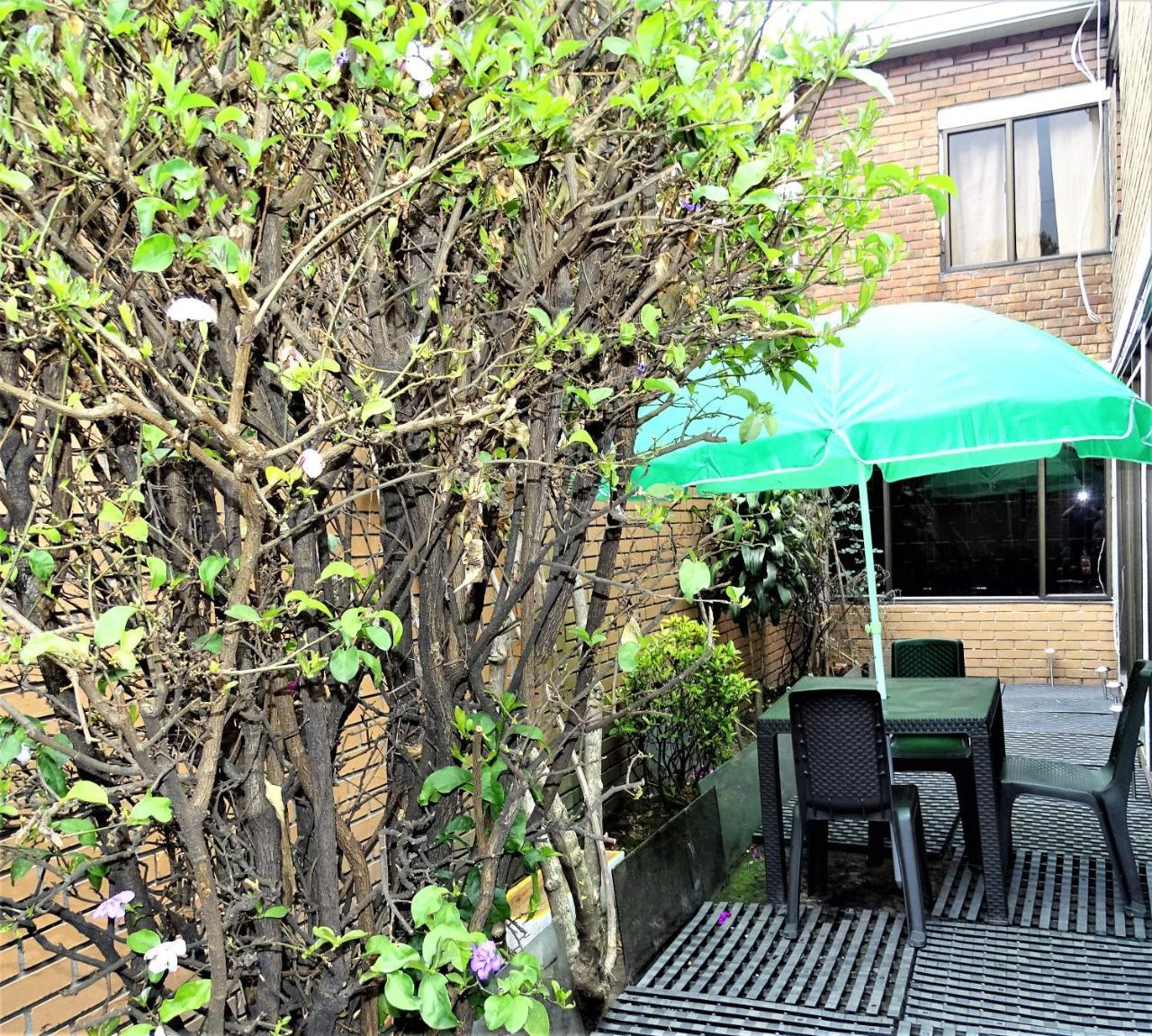 Violeta Park Hostel Bogota Luaran gambar