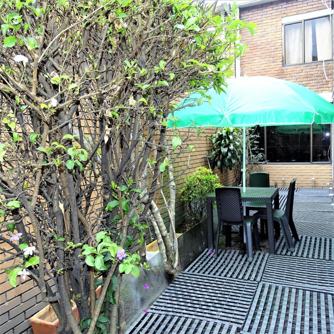 Violeta Park Hostel Bogota Luaran gambar