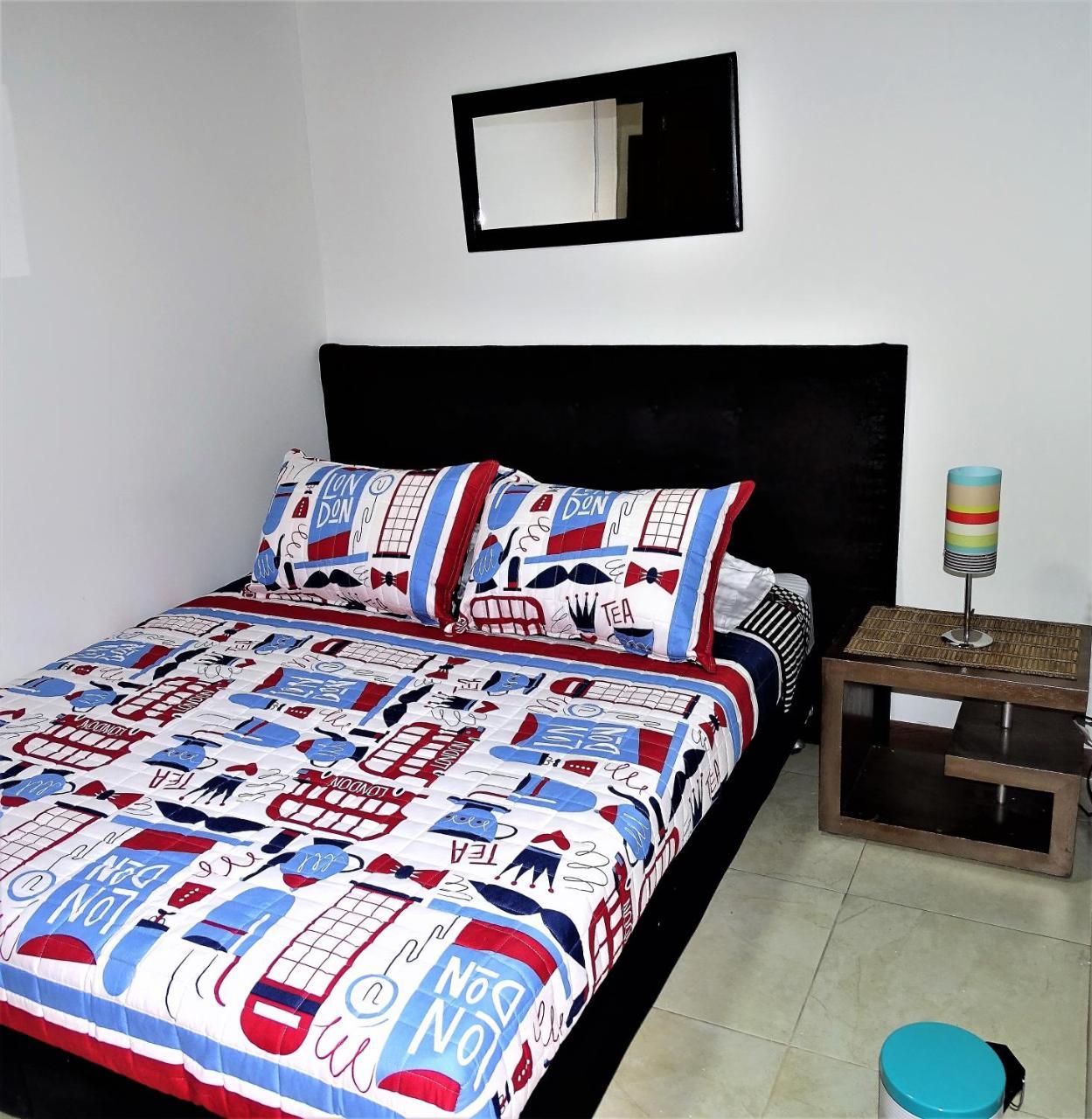 Violeta Park Hostel Bogota Luaran gambar
