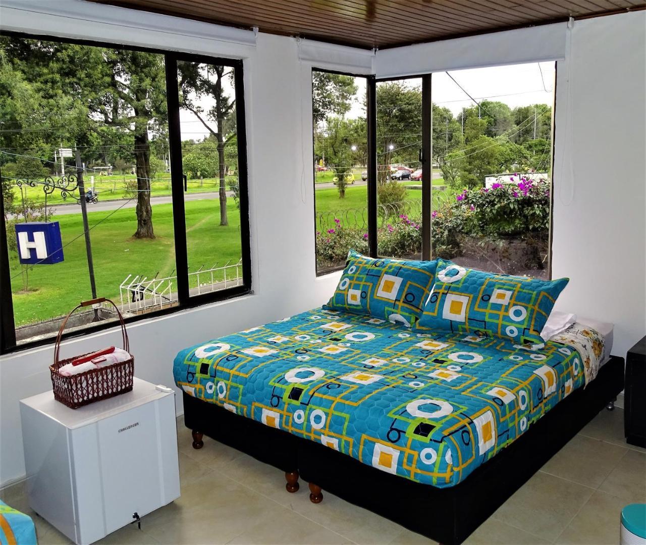 Violeta Park Hostel Bogota Luaran gambar